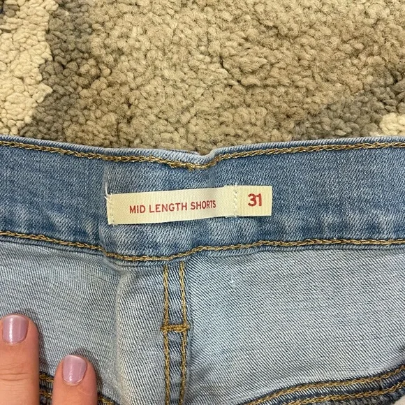 Levi Denim Women’s Shorts - Picture 4 of 4